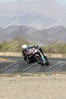 media/Apr-20-2025-CVMA (Sun) [[39090e8767]]/Race 11-500-350 Supersport (Holeshot)/